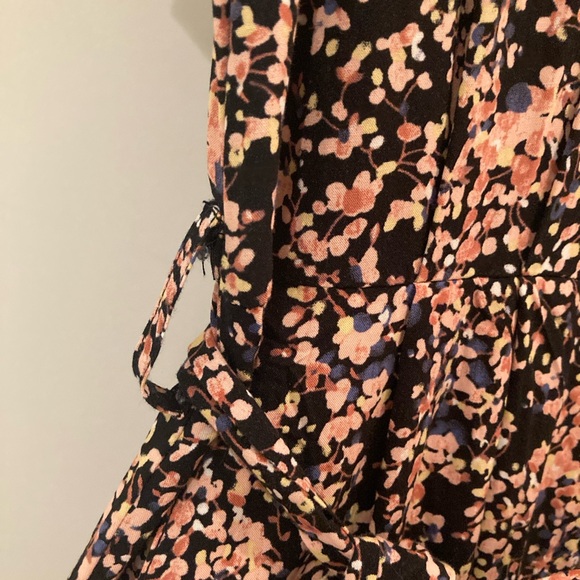 Elegant Black and Pink short sleeve Jumpsuit - Picture 3 of 8